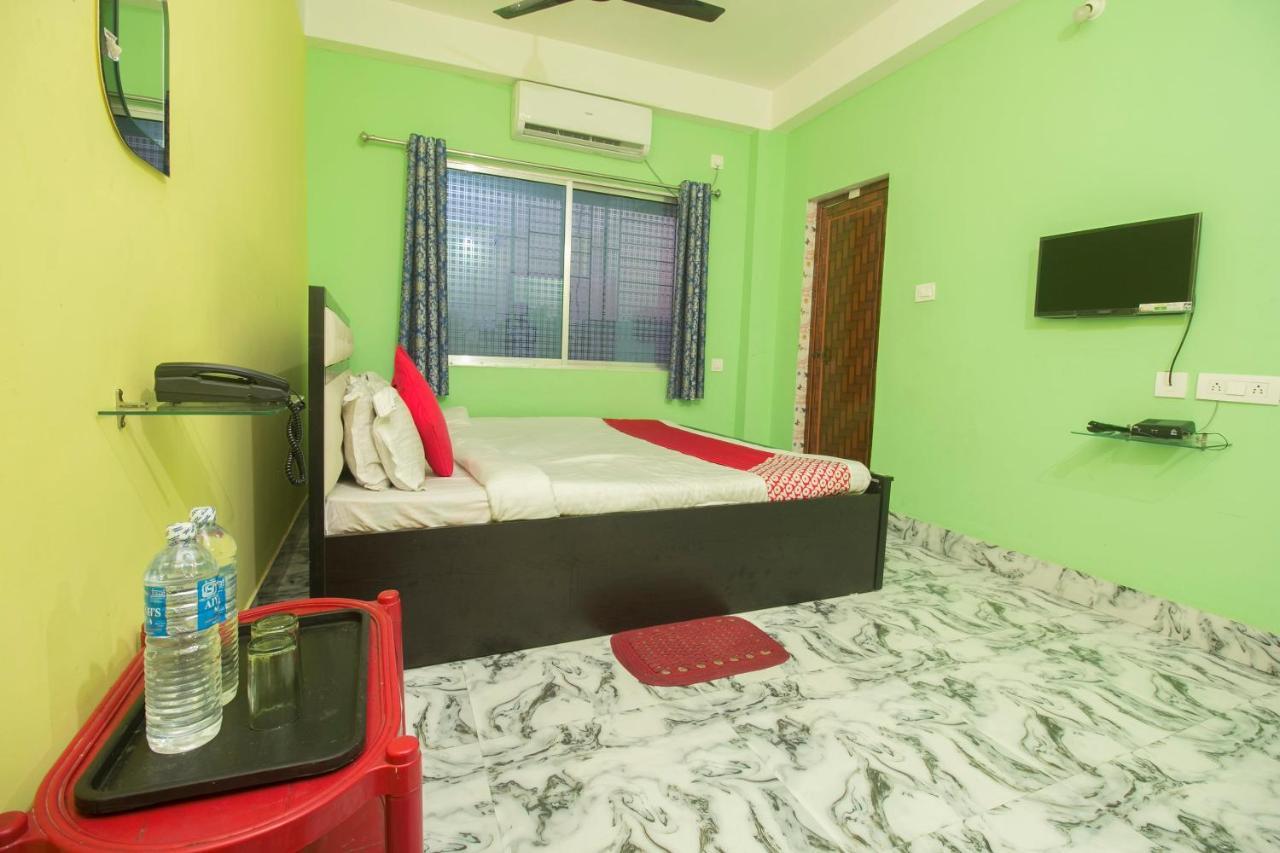 Spot On 24229 Radharani Lodge Siliguri Eksteriør billede